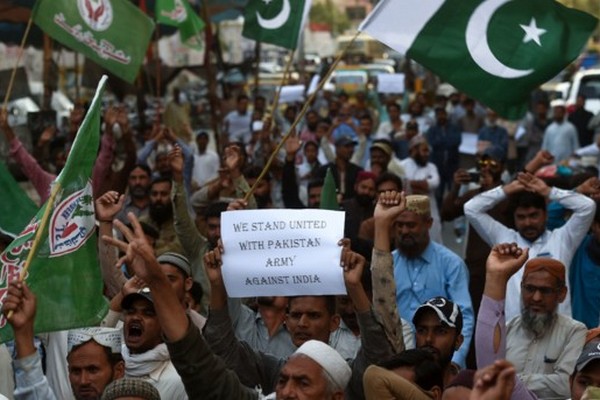 Пакистан має намір звільнити з в'язниць 360 громадян Індії в якості жесту доброї волі