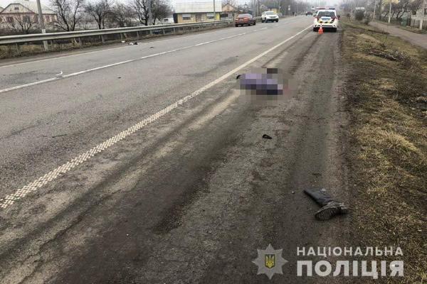 Смертельна ДТП на трасі «Київ-Чоп»: «Audi A5» вбив жінку (Фото, Відео)
