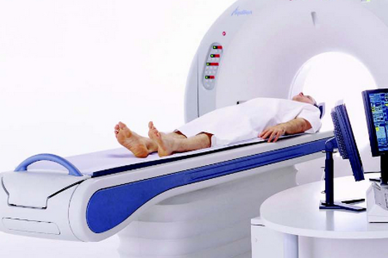 В болгарській лікарні стався курйоз — в томографі забули пацієнтку