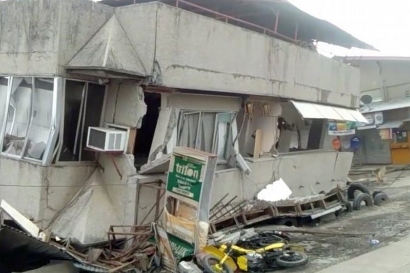 Землетрус на Філіппінах: як мінімум чотири людини загинули, десятки поранені