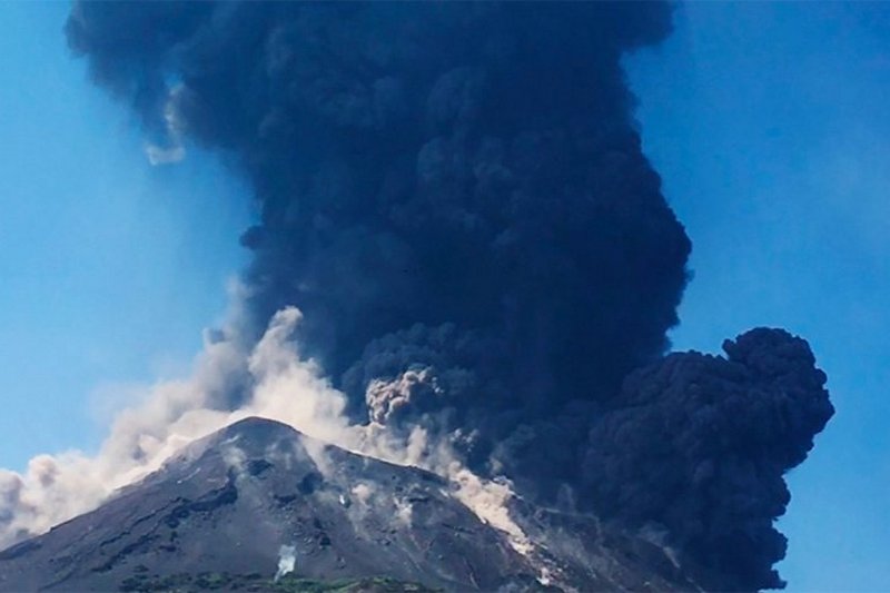 У Новій Зеландії почалося виверження вулкана: одна людина загинула
