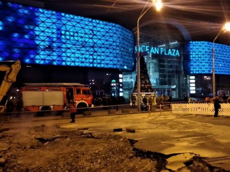 В Киеве вечером 13 января торговый центр Оcean Plaza затопило кипятком.