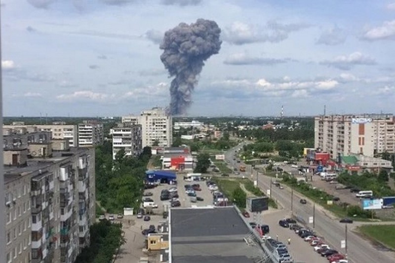 Постраждалі люди і розтрощені будівлі: наслідки вибуху в Росії