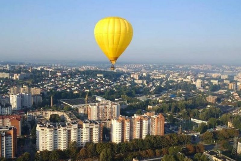 На Львівщині чоловік випав з кошика повітряної кулі