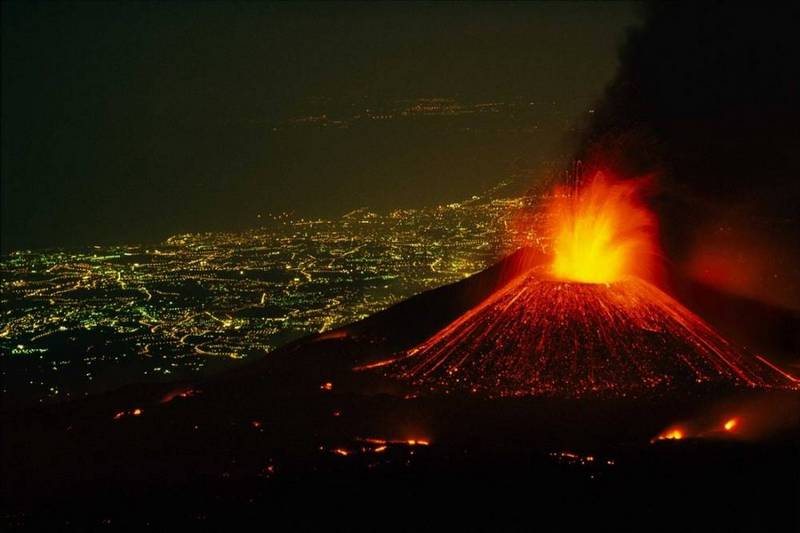 На Сицилії активізувався найбільший вулкан Європи Етна