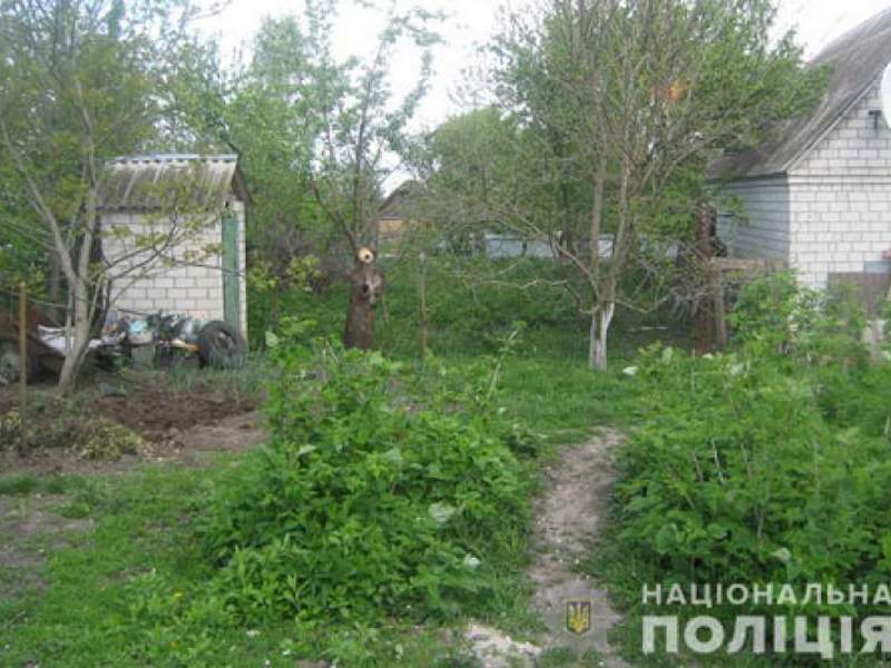 Вбивця закопав на подвір'ї: На Житомирщині знайшли труп чоловіка