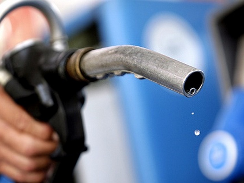Експерти пророкують різкий обвал цін на бензин