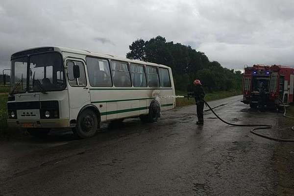 На Буковині під час руху загорівся рейсовий автобус