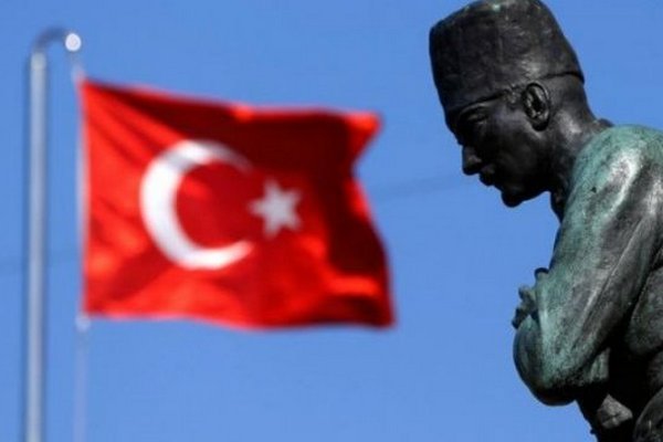 Українці зможуть отримувати в Туреччині короткострокові туристичні дозволи на проживання