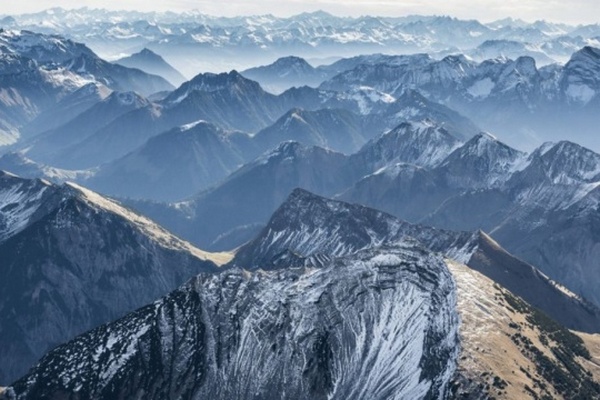У швейцарських Альпах розбився туристичний літак - четверо загиблих