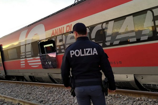 В Італії зійшов із рейок потяг без машиніста: є постраждалі