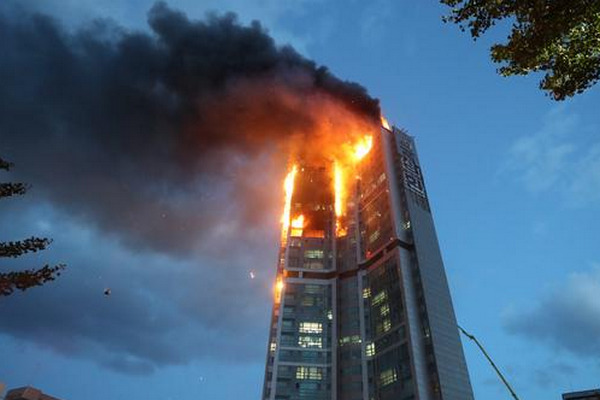В Південній Кореї за декілька годин згоріла багатоповерхівка: постраждали щонайменше 88 осіб