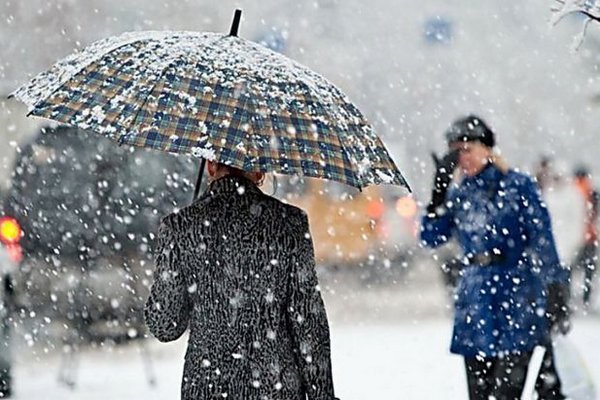 Україну чекають дощі і навіть сніг: прогноз синоптика на вихідні