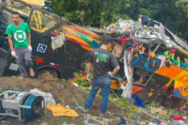 У Бразилії перекинувся автобус, 21 загиблий