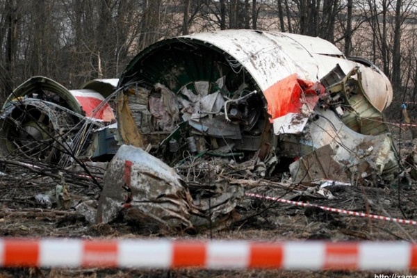 Смоленська катастрофа: комісія заявляє, що літак Качинського був знищений вибухівкою