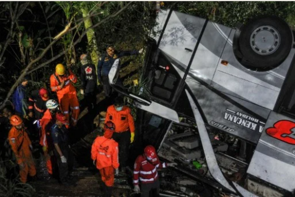 Аварія в Індонезії: загинуло щонайменше 22 пасажири шкільного автобуса
