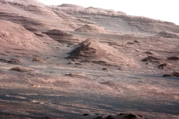 Дослідження: Майже вся вода на Марсі може перебувати під його поверхнею