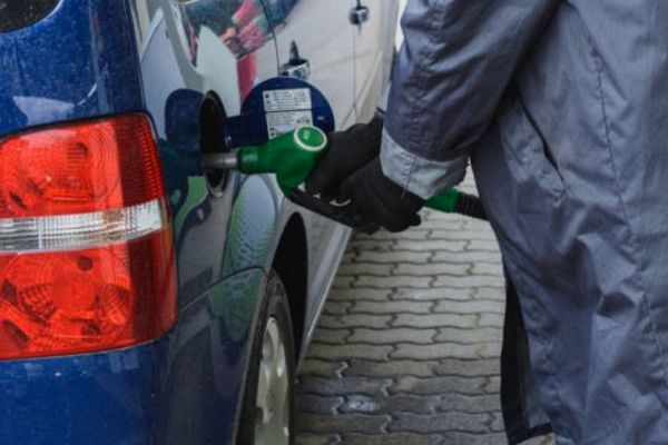 Ціни на дизпаливо та бензин зростуть: Кабмін вніс зміни