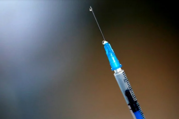 Україна не планує вакцинувати дітей від коронавірусу — Ляшко назвав причину