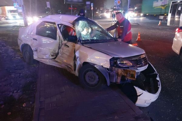 Смертальна ДТП під Києвом: водій на Renault влетів у маршрутку і загинув
