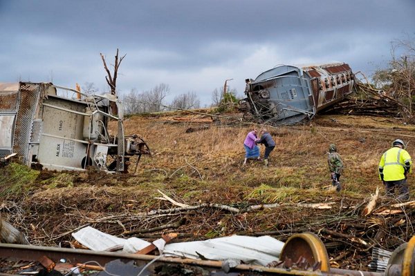 Торнадо в Кентуккі забрали життя понад 70 людей, ще понад 100 вважаються зниклими безвісти