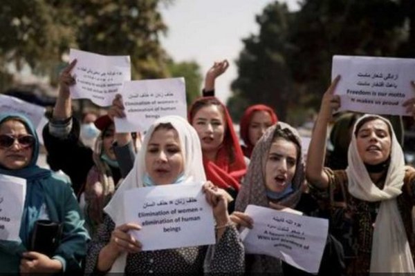 У Кабулі жінки вийшли на протест: таліби відкрили вогонь