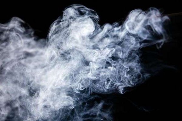 У пожежі на Закарпатті жінка отруїлася чадним газом