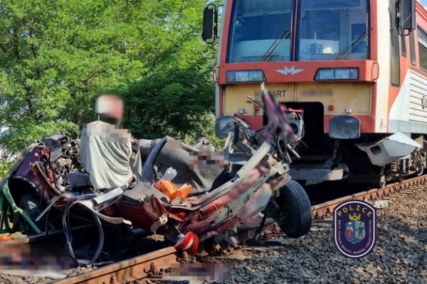 В Угорщині в результаті зіткнення поїзда з автомобілем загинули 7 людей