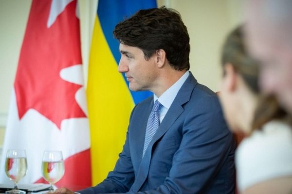 Українські біженці зможуть отримати постійний статус у Канаді - Трюдо