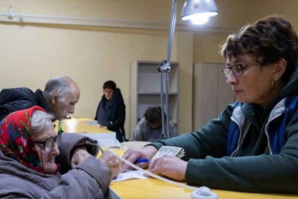 Українцям продовжують виплачувати по 6600 грн: отримати тепер можуть не тільки біженці