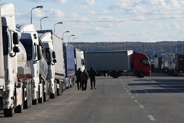 На кордоні з Польщею помер ще один водій
