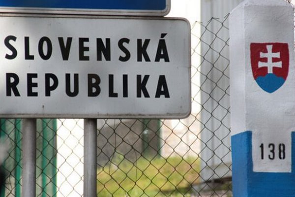 Словаки відновлюють блокаду кордону