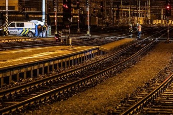 Жорстокий злочин в Чехії: чоловік на вокзалі вбив дитину