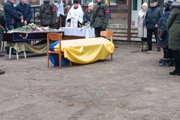 З 18-річним військовим, який загинув на фронті, попрощалися в селі на Кіровоградщині