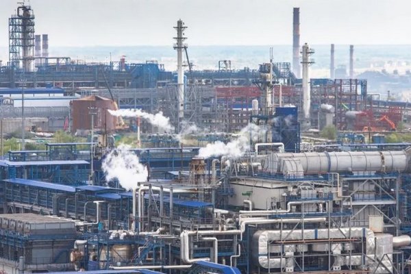 У Росії через повінь зупинився ще один нафтопереробний завод