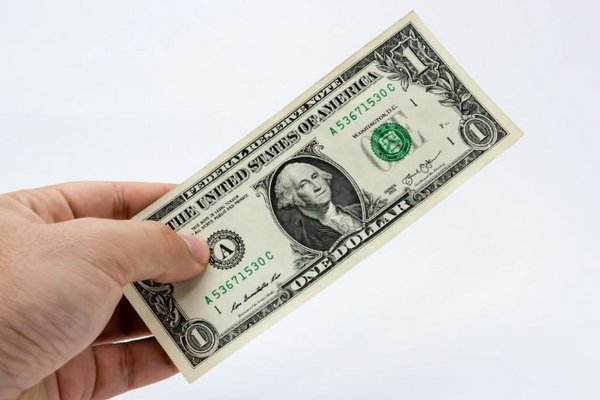 Курс валют на 16 травня: скільки коштують долар, євро і злотий