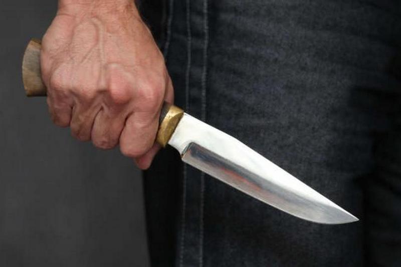 9 ножових: заарештовано чоловіка, який різав свою дружину в кабіні ліфта