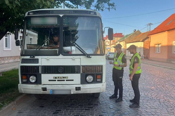 Від сьогодні на Закарпатті перевірятимуть технічний стан пасажирських автобусів