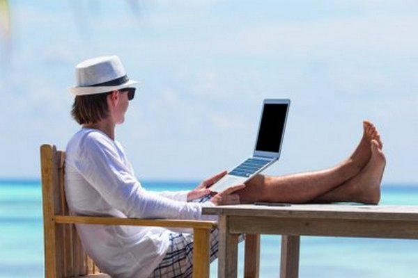 Навчання під час відпустки: як поєднати море та вивчення мови