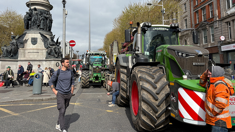 Економічний тиск та вуличні протести: чому Ірландія стикнулася з блокуванням паливних терміналів