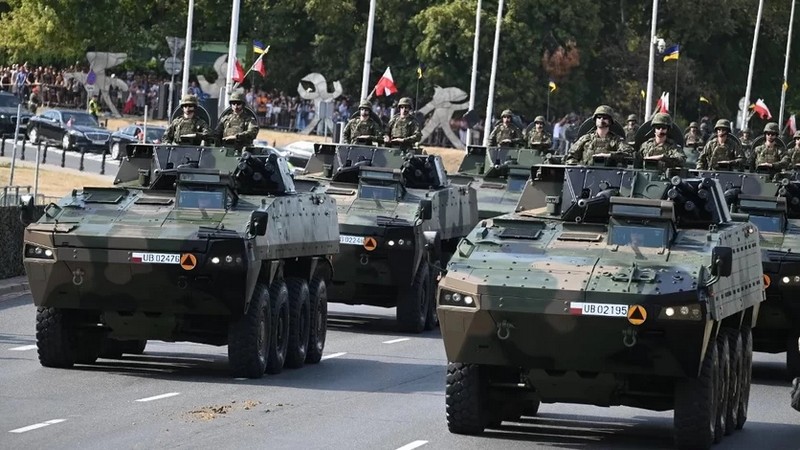 Грандіозний військовий парад у Варшаві: Польща готується показати наймасштабнішу демонстрацію техніки в історії