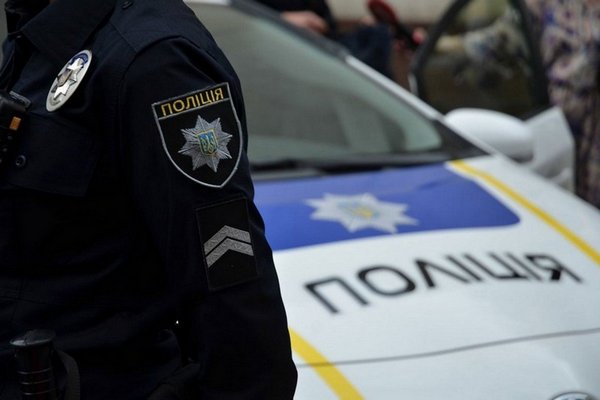 У місті Іршава Хустського району поліцейські “на гарячому” затримали місцевого наркоторговця (відео)