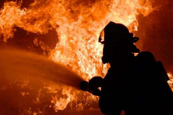 Нічна пожежа у Синевирі: Вогонь наробив чимало шкоди