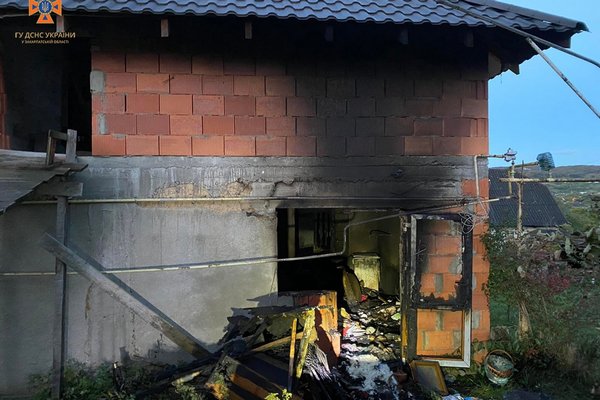 У Рокосові під час пожежі постраждала жінка