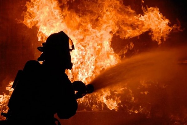 На Хустщині спалахнула пожежа в житловому будинку