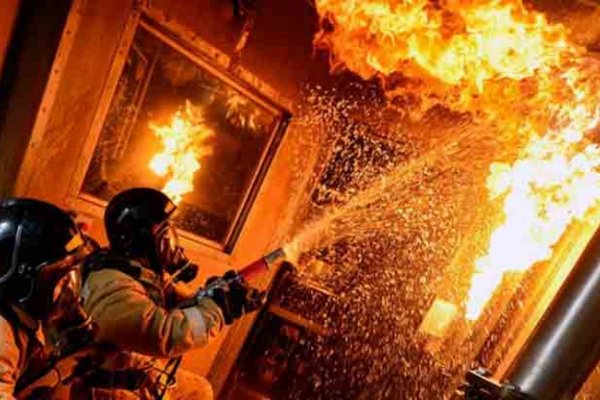 У Хусті горіла квартира: на місці пожежі виявили тіло жінки