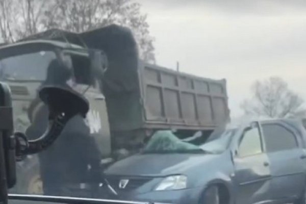ДТП поблизу Іршави: Легковик влетів у вантажівку
