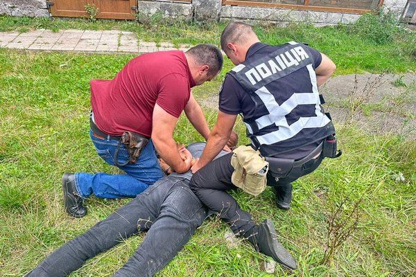 В Іршаві поліцейські вистежили та затримали торговця наркотиками