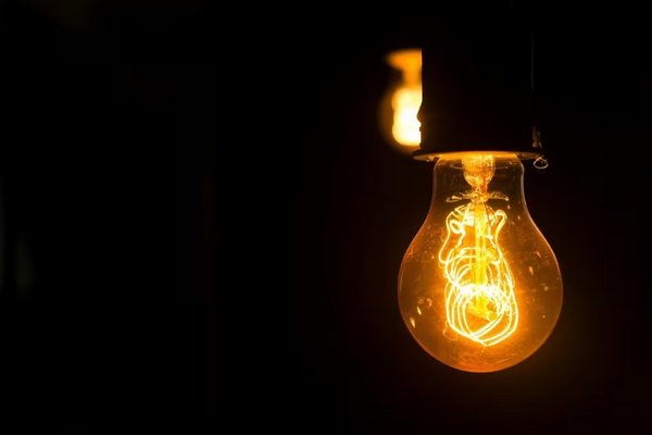 По 8 годин без світла: графік відключення електрики на Закарпатті на 21 червня