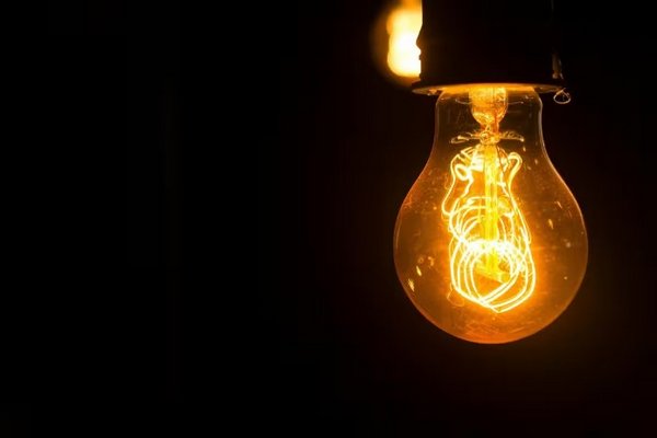 Обмеження з електропостачання посилять: Графік вимкнень електроенергії на Закарпатті 11 липня